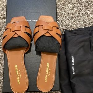 Saint Laurent TRIBUTE MULES IN SMOOTH LEATHER